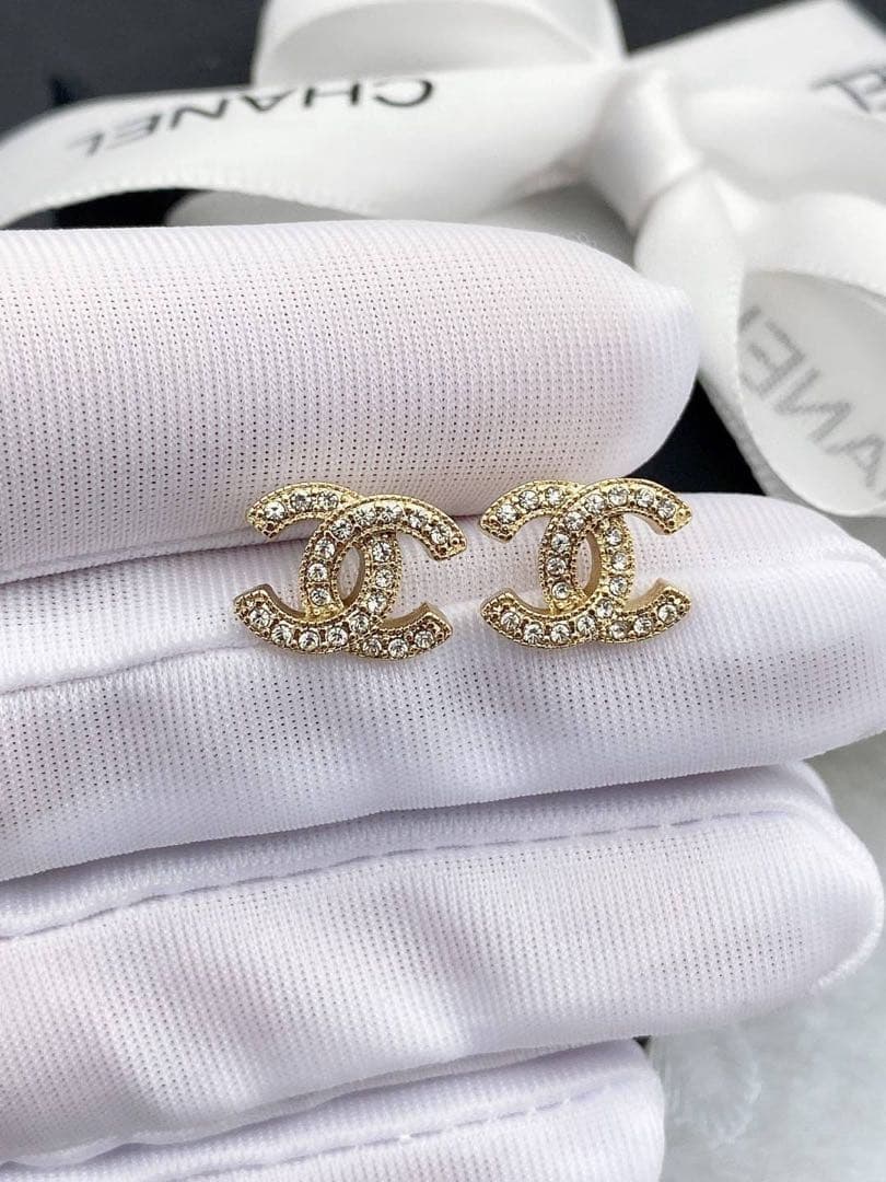 CHANEL ダブルCロゴ ストーン付きピアス