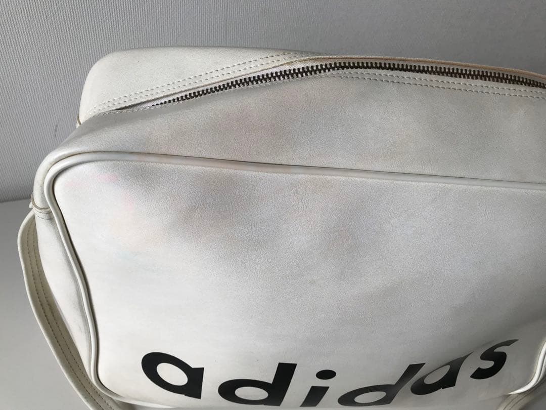 adidas メッセンジャーバッグ ホワイト
