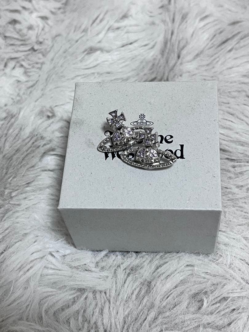 MAYFAIR BAS RELIEF ピアス