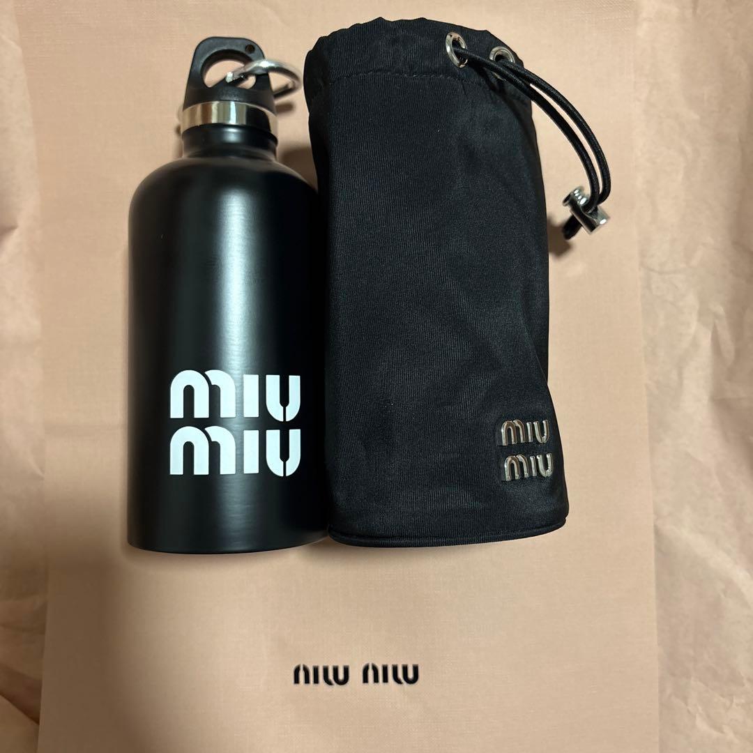 新品MIU MIU ステンレスボトルとケースセット　ブラック