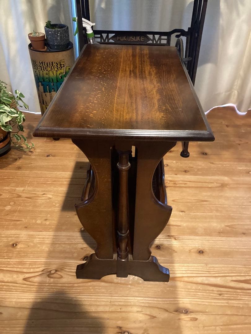 カリモクコロニアル　マガジンラック付サイドテーブル　木製　昭和レトロ