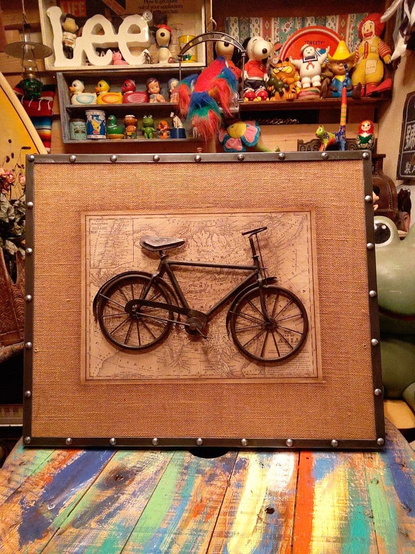 古い自転車のオブジェ壁掛けインテリア