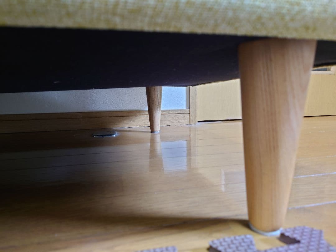 ライトグリーン ３人掛けソファ