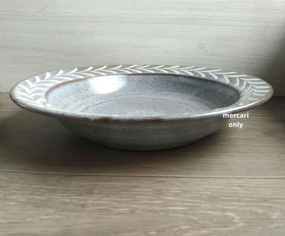 【じゅんさま専用です】薄灰茶　象嵌リーフ深皿26.5cm2枚・湯のみ二つ