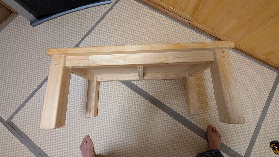 ローテーブル。赤松集成材36ミリ木材オイル仕上げ