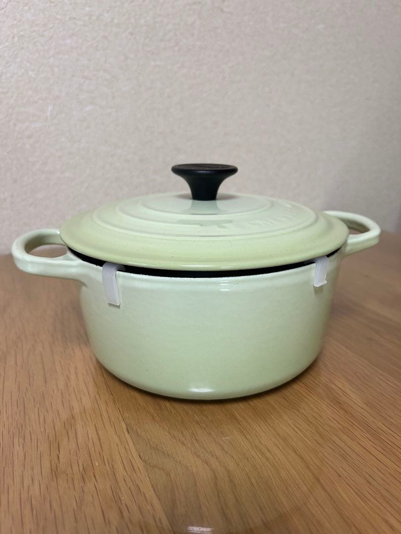 LE CREUSET ル・クルーゼ　ライトグリーン系 両手鍋 18cm