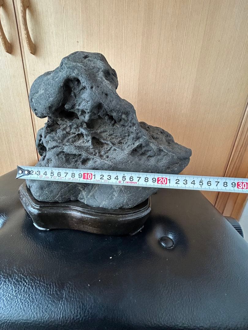 新潟県南魚沼市　水無川産　八海石　うぶ石　今後なかなか出て来ない一石です！