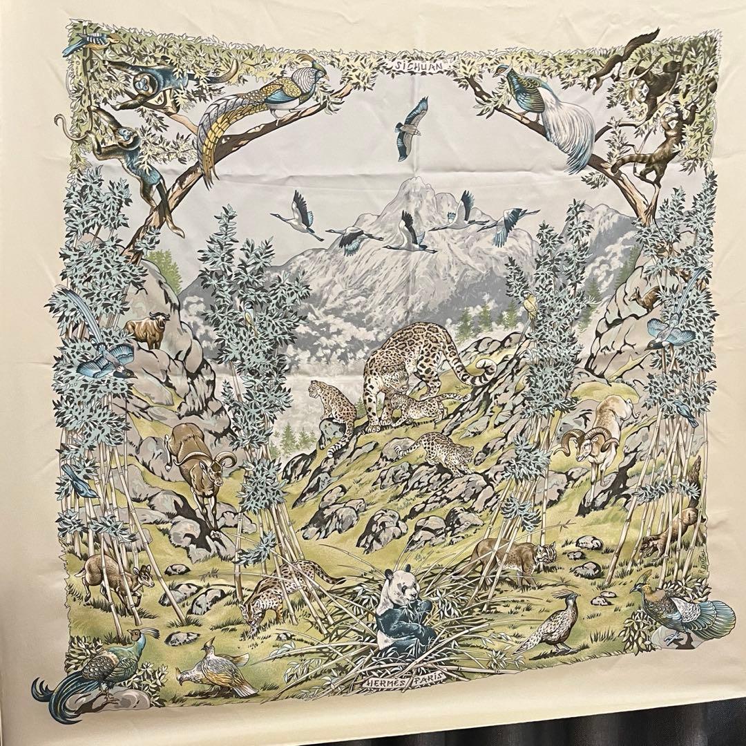 ❣️美品❣️HERMESエルメス スカーフ カレ四川省 SICHUAN 動物 パンダ