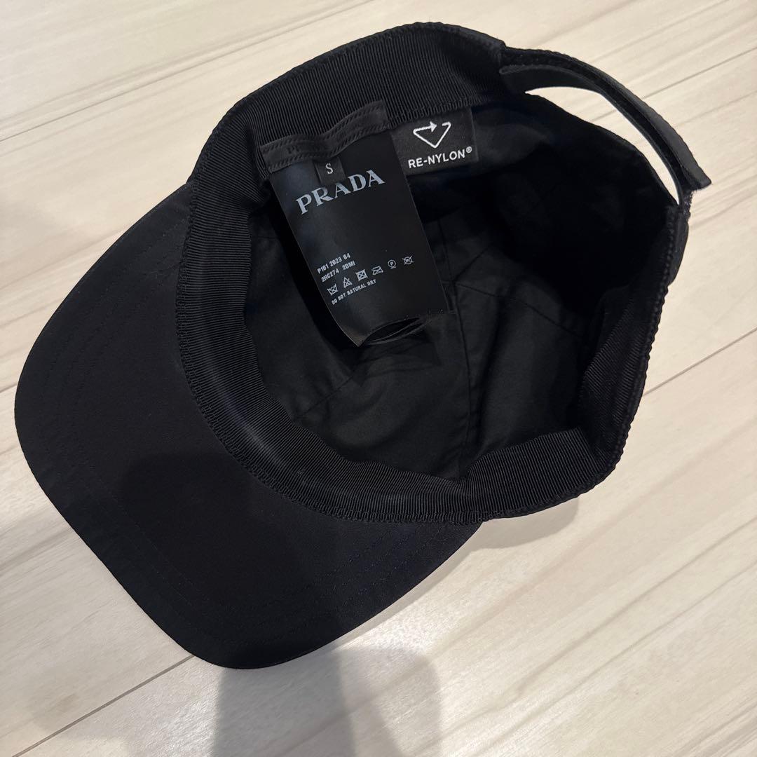 PRADA ブラック リナイロンベースボールキャップ Sサイズ　2HC274