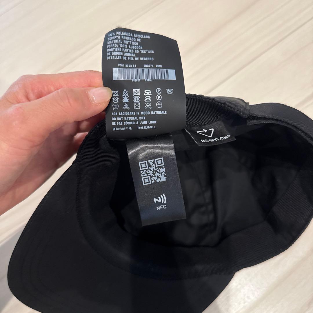 PRADA ブラック リナイロンベースボールキャップ Sサイズ　2HC274