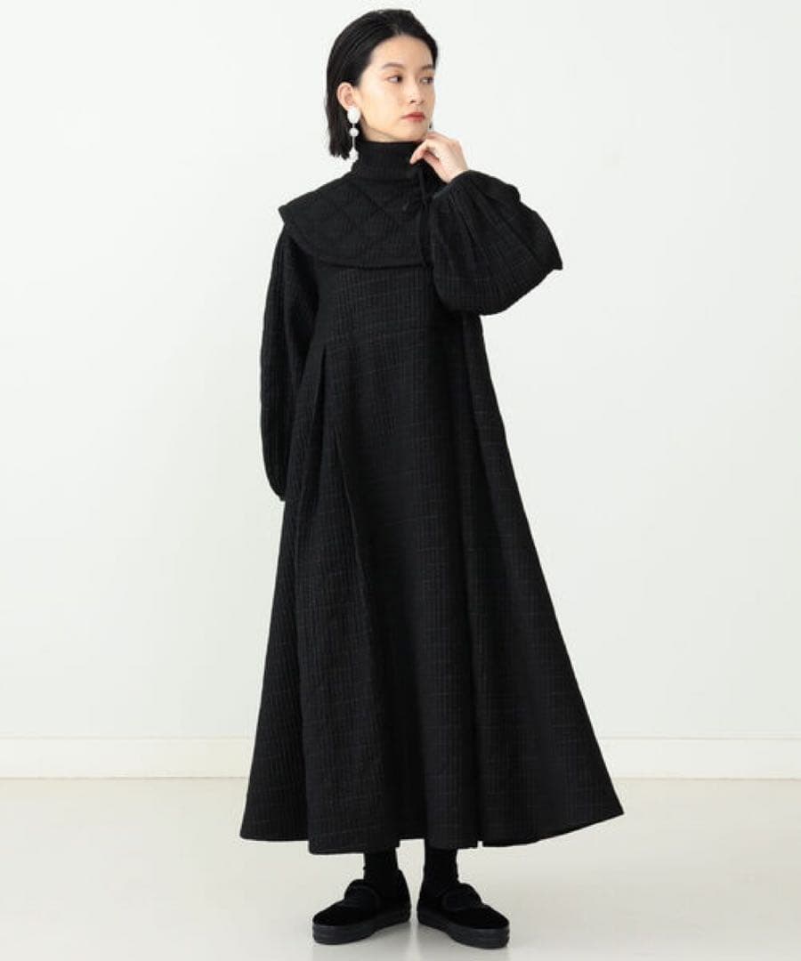 Aya × CAROLINA GLASER / ケープ付きワンピース