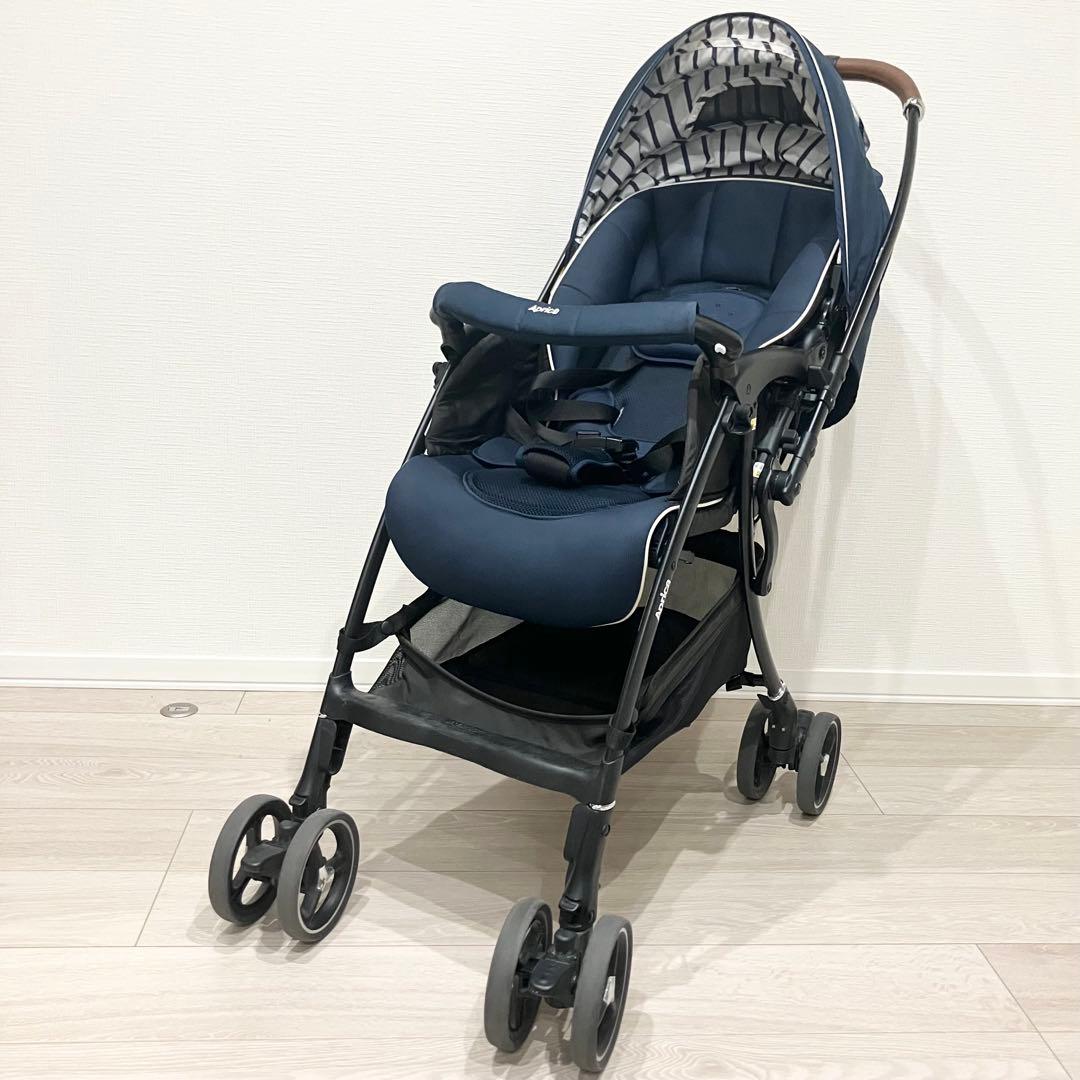 ラクーナクッションAE レインカバー付き　アップリカ　ベビーカー　ネイビー
