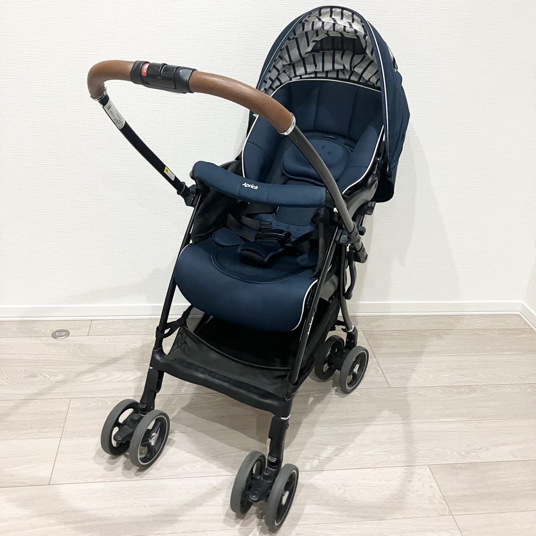 ラクーナクッションAE レインカバー付き　アップリカ　ベビーカー　ネイビー