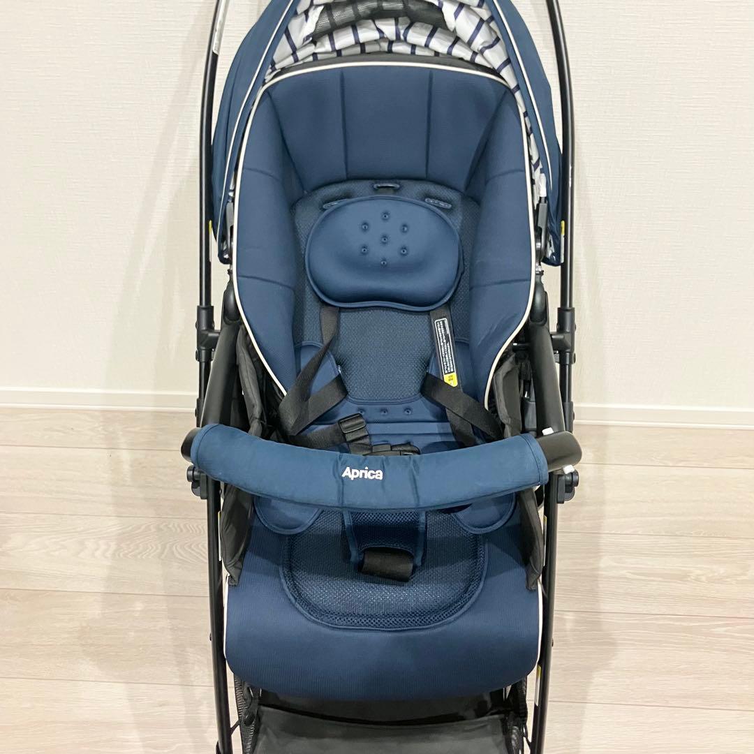 ラクーナクッションAE レインカバー付き　アップリカ　ベビーカー　ネイビー