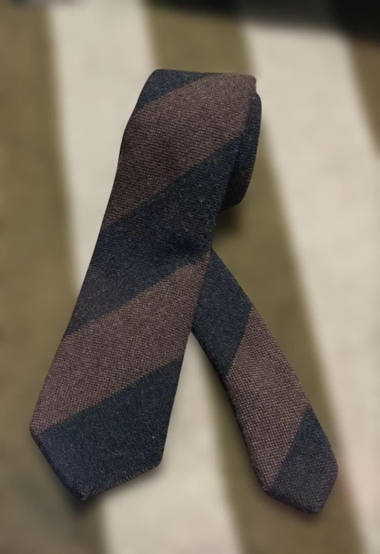 ホリデーアンドブラウン　超良柄ネクタイ