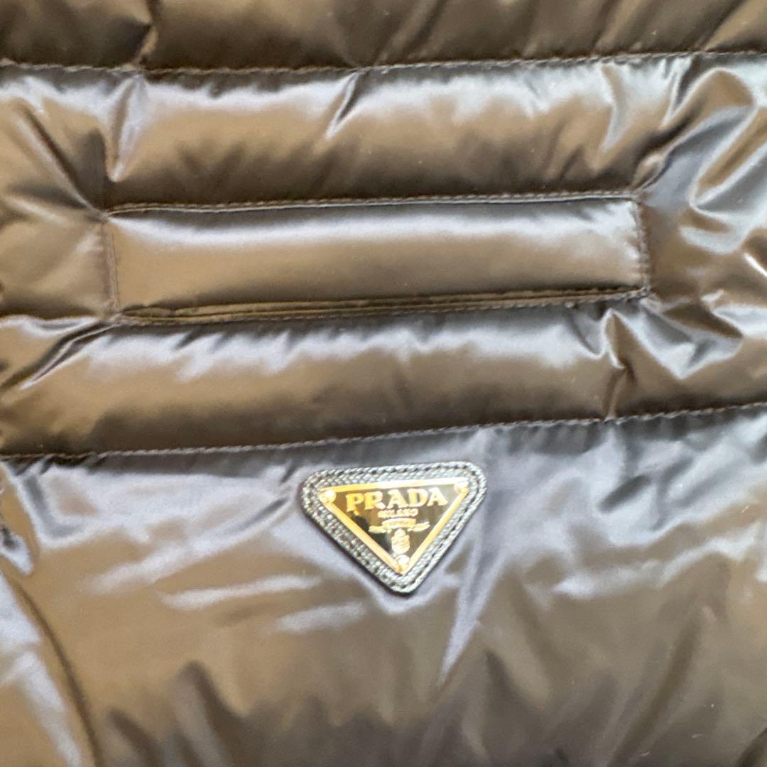 PRADA ブラック ダウンベスト