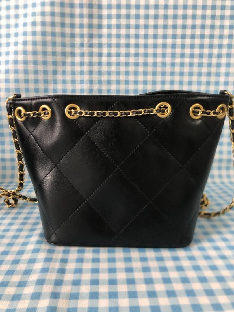 ショルダーバッグ　ノベルティ　ブラック　ゴールドロゴ　バッグ