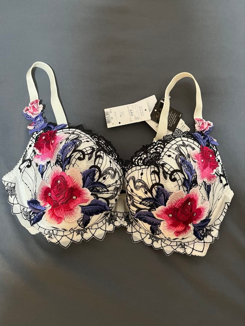 ワコール サルート 29G ラマン 店舗限定 P-UP アイボリー G80