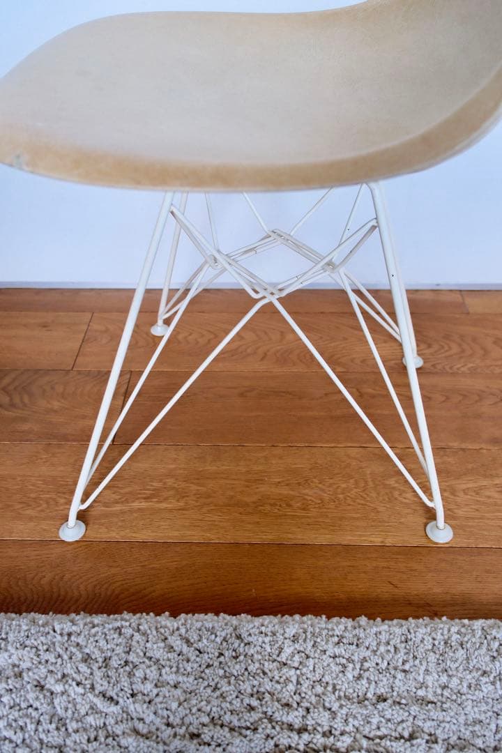 Eames Side Shell Chair Eiffel Base ②
