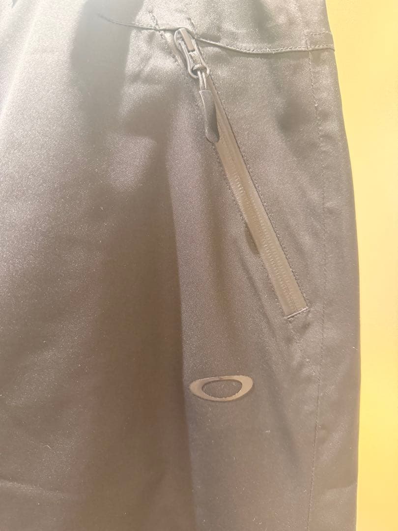 Oakley スノーボードウェア　上下セット　白黒