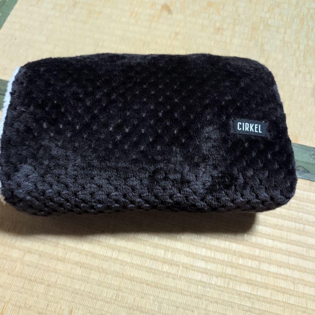 CIRKEL フリース枕 黒