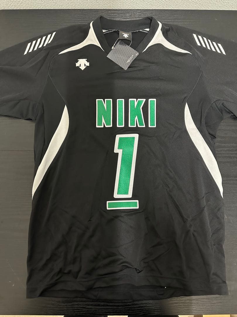 デサント　バレーユニフォーム　長袖　ブラック　圧着マーキング入り　セット