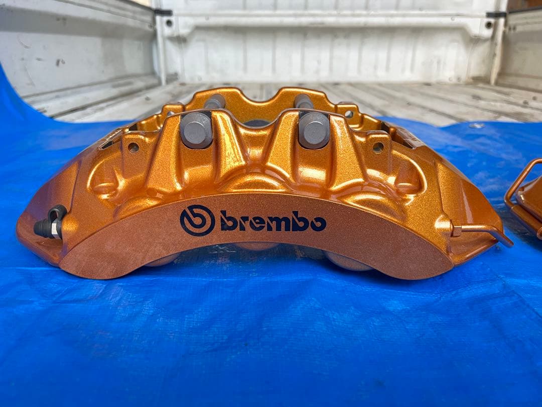 R35 brembo ブレンボ　キャリパー フロント