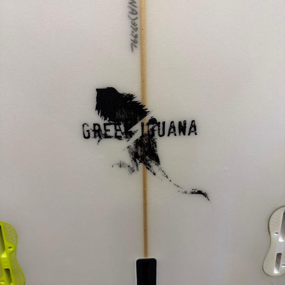 ジャスティスサーフボード　グリーンイグアナモデル