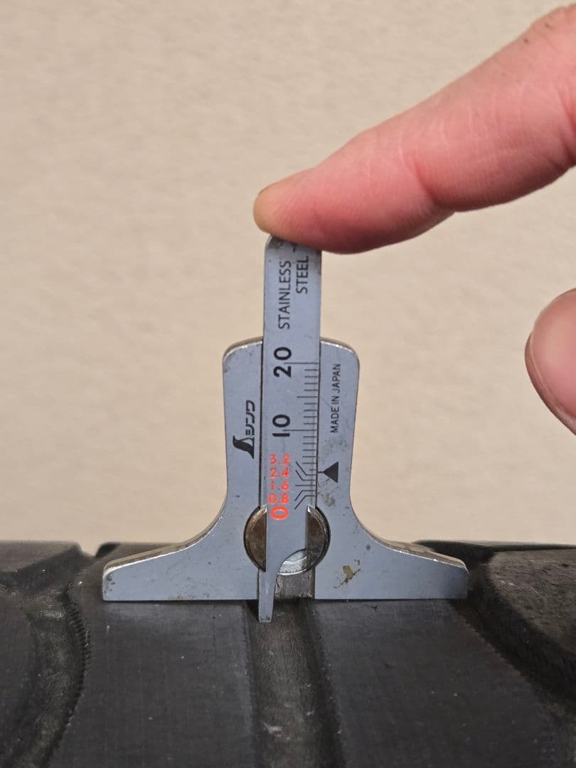 ADVAN NEOVA AD08R 245/40R18 93W　2021年製4本