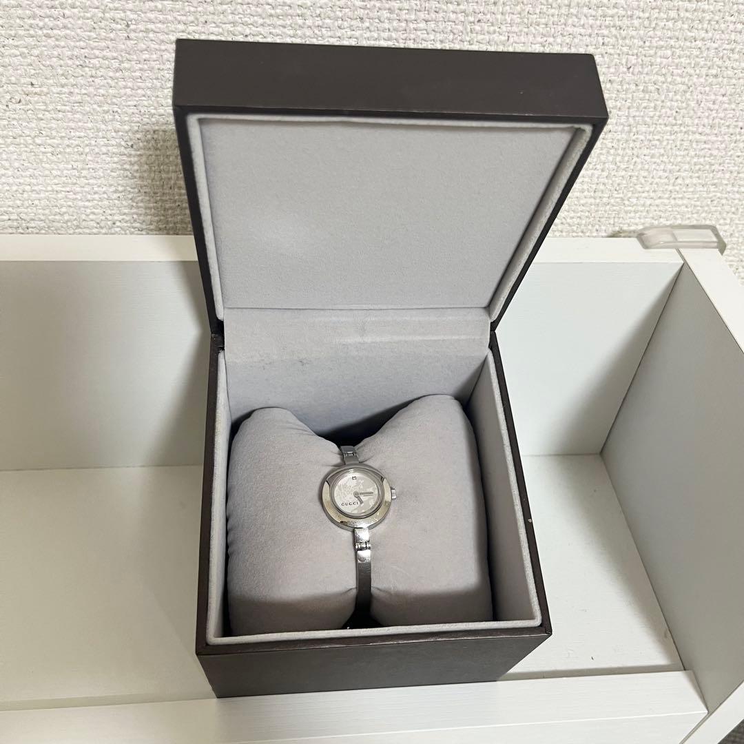 GUCCI グッチ　腕時計　レディース 105 1Pダイヤ フラワー バングル