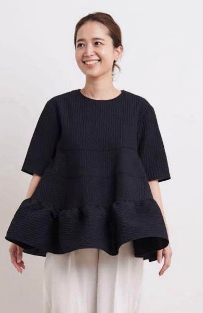 フクレティアードブラウス