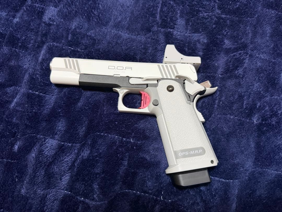 兵*長様 ハイキャパDORホワイト　マイクロプロサイト付