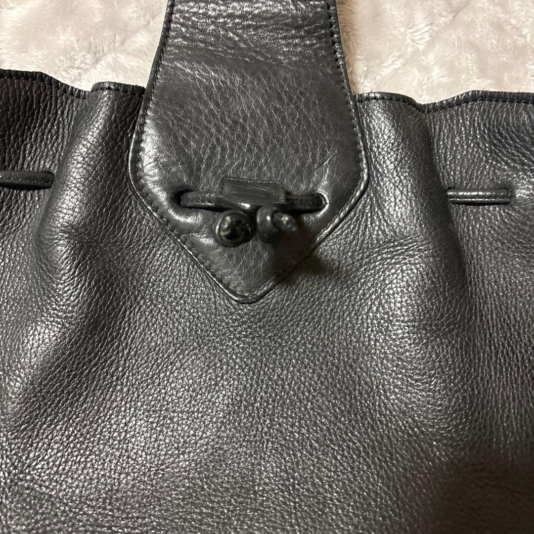 BALLY レザーボディバッグ