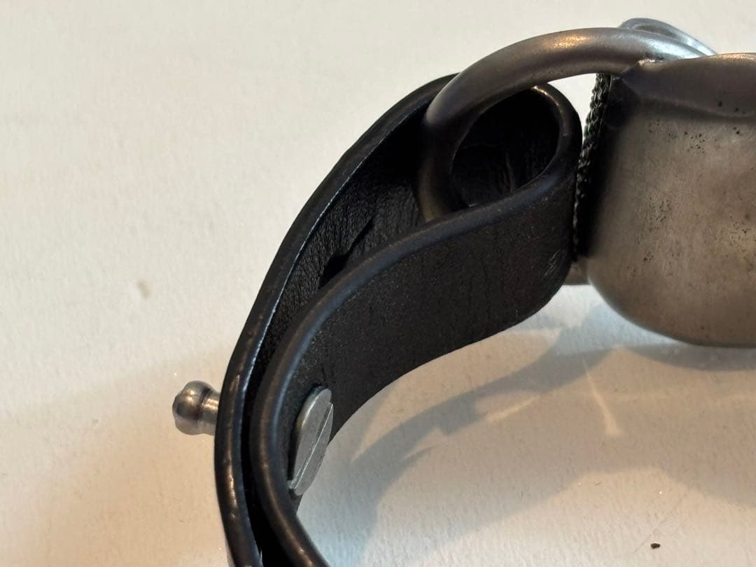 SWAROVSKI コブラデザイン ブレスレット シルバー ブラック革