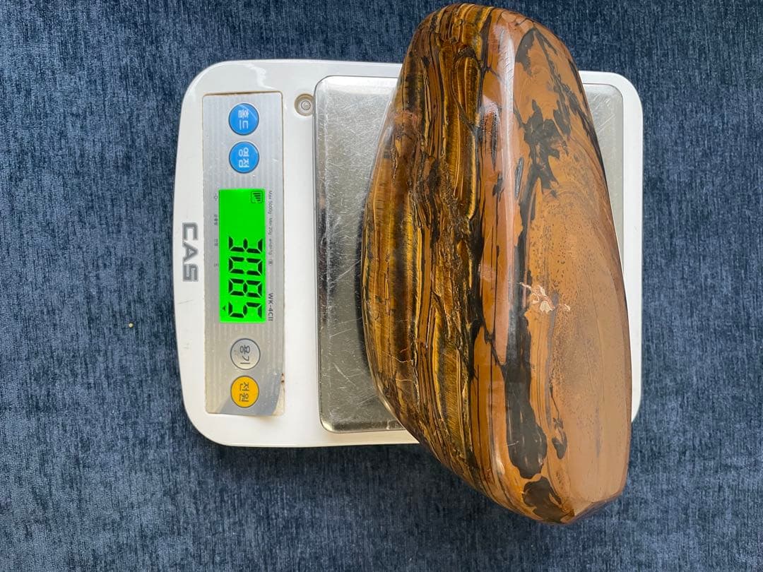 天然タイガーアイ 原石 美しい光沢と模様 置物やコレクションに最適