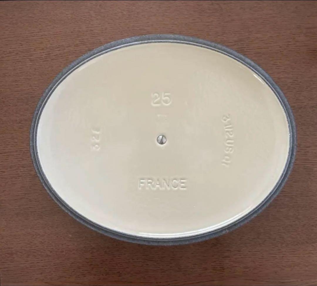 LE CREUSET オーバル25cm グリーン ル・クルーゼ鍋　両手鍋