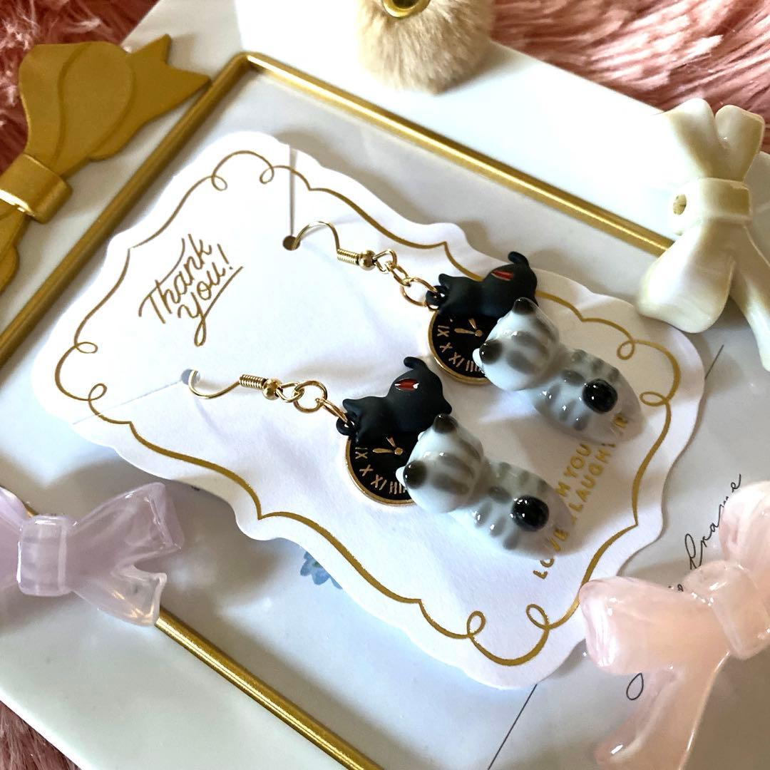☆時計と黒猫が素敵なシマシマ猫ちゃんピアス☆