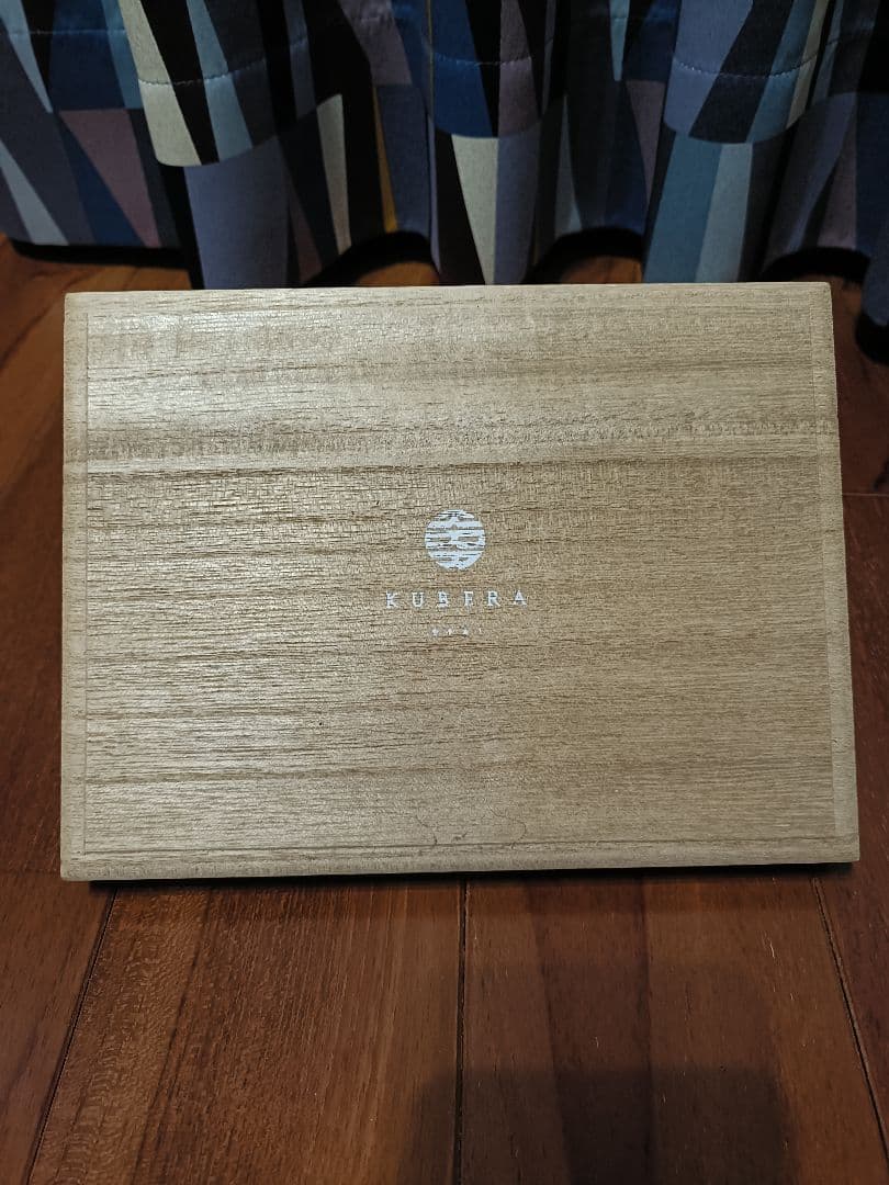 ブラウン 二つ折り財布 KUBERA