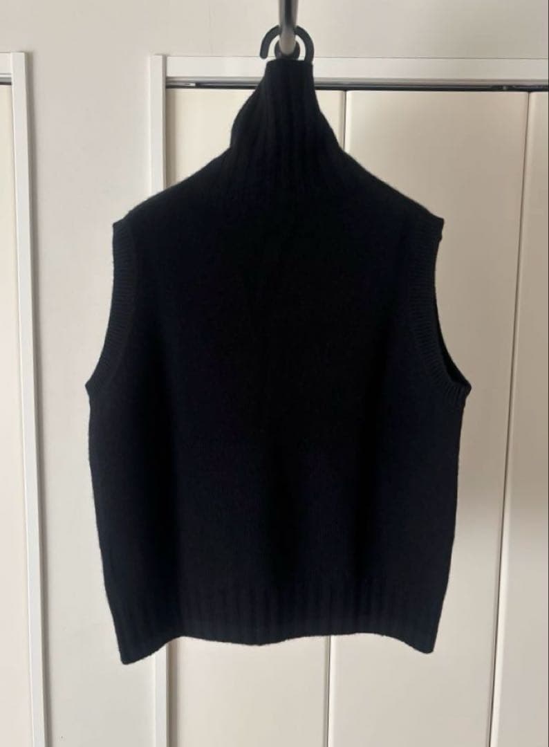 マーガレットハウエル　カシミヤ100% ベスト　黒