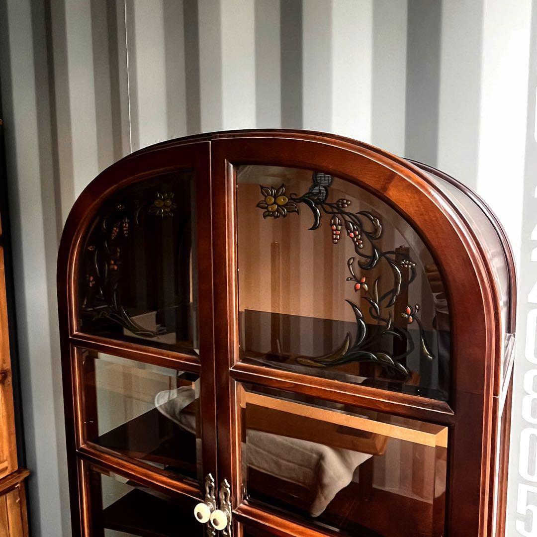 取付無料！飛騨産業キツツキ キュリオケース 洋風アンティーク飾り棚 食器棚✨