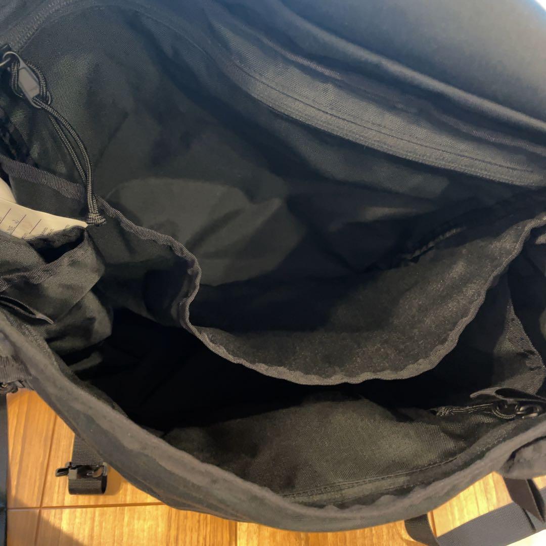 美品　ミステリーランチ　インベーダー　メッセンジャー　ショルダー