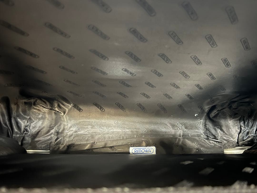 RIMOWA シルバー キャリーケース 小型