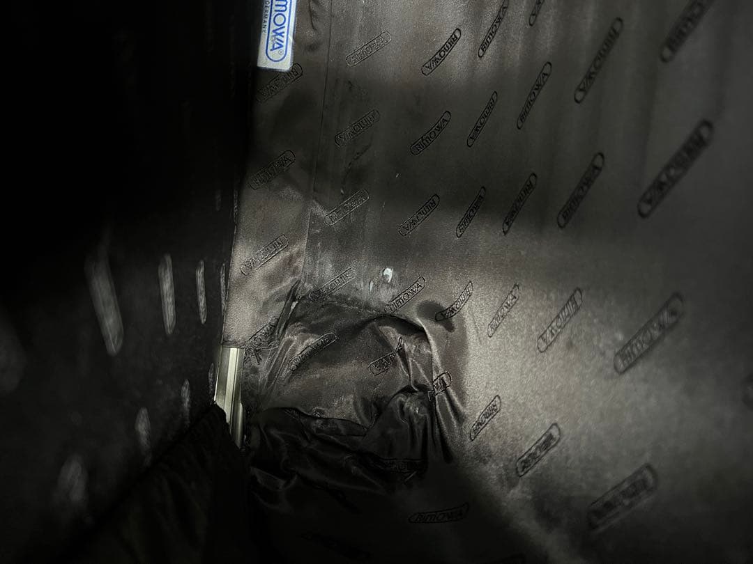 RIMOWA シルバー キャリーケース 小型