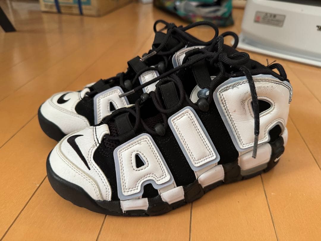 23.5モアテン　エアモアアップテンポ　Nike スニーカー ホワイト/ブラック