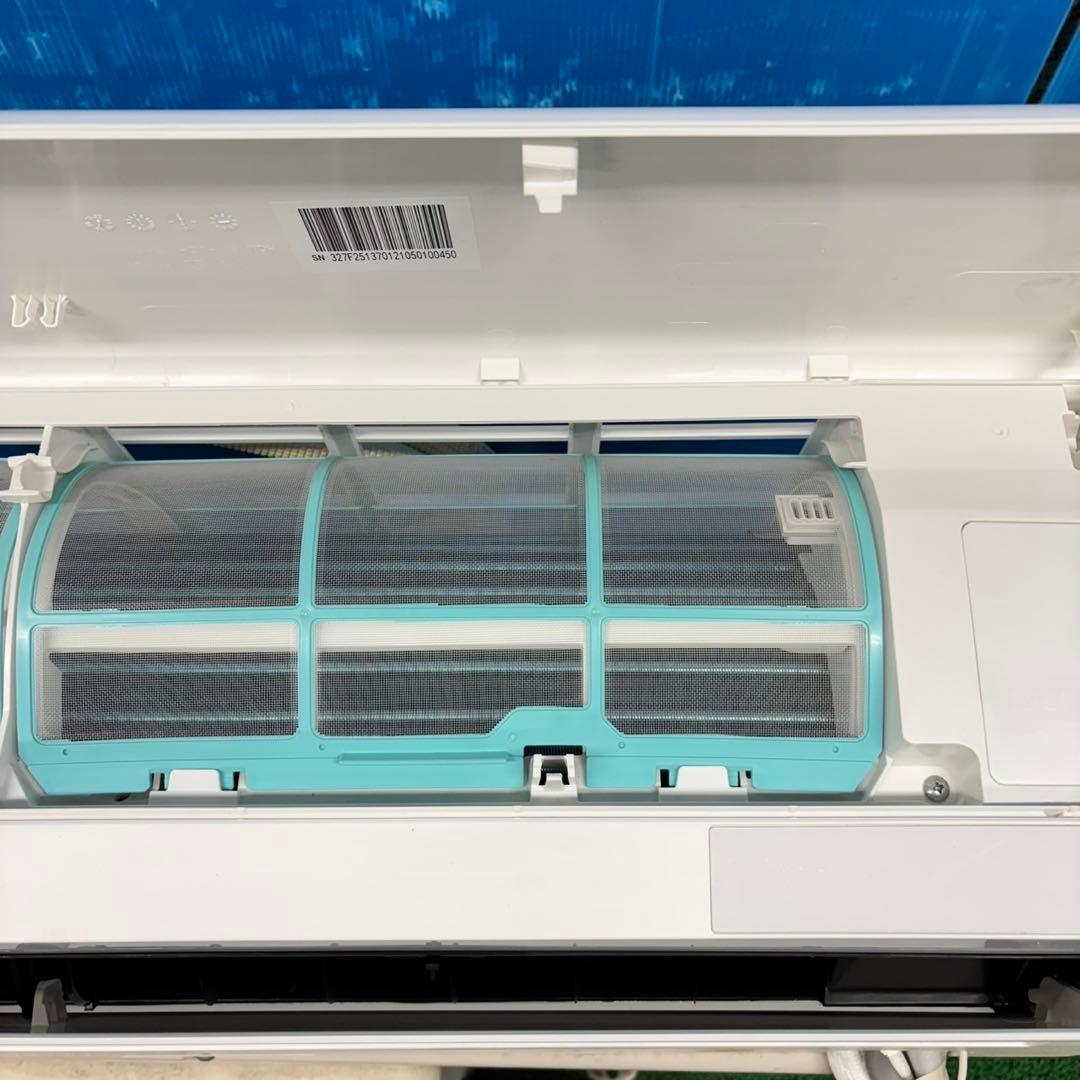 642 ルームエアコン　2022年製　容量2.2kw 6畳〜8畳向け　美品