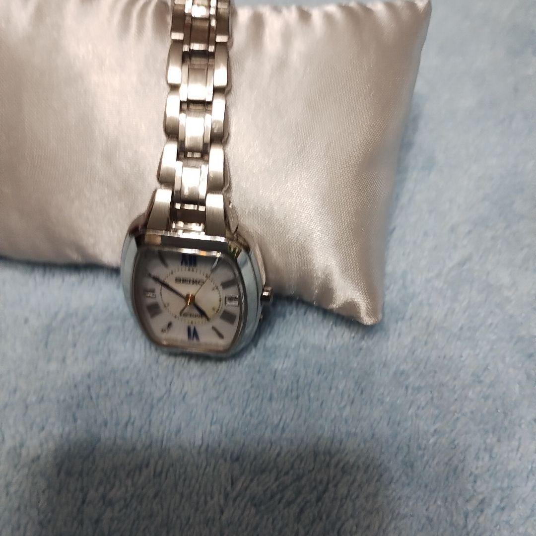 希少セイコーSEIKOエクセリーヌEXCELINE　白蝶貝チタン定価132000