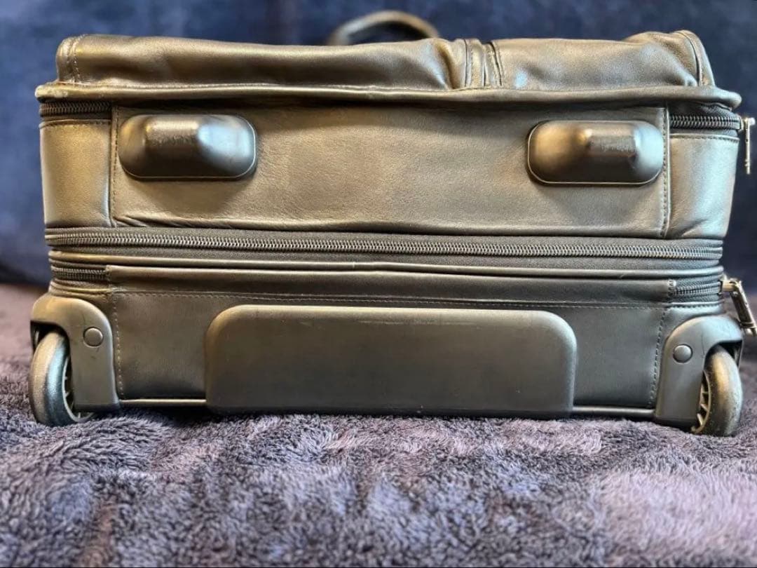 TUMI ナパレザー製キャリーバッグ　96103D4