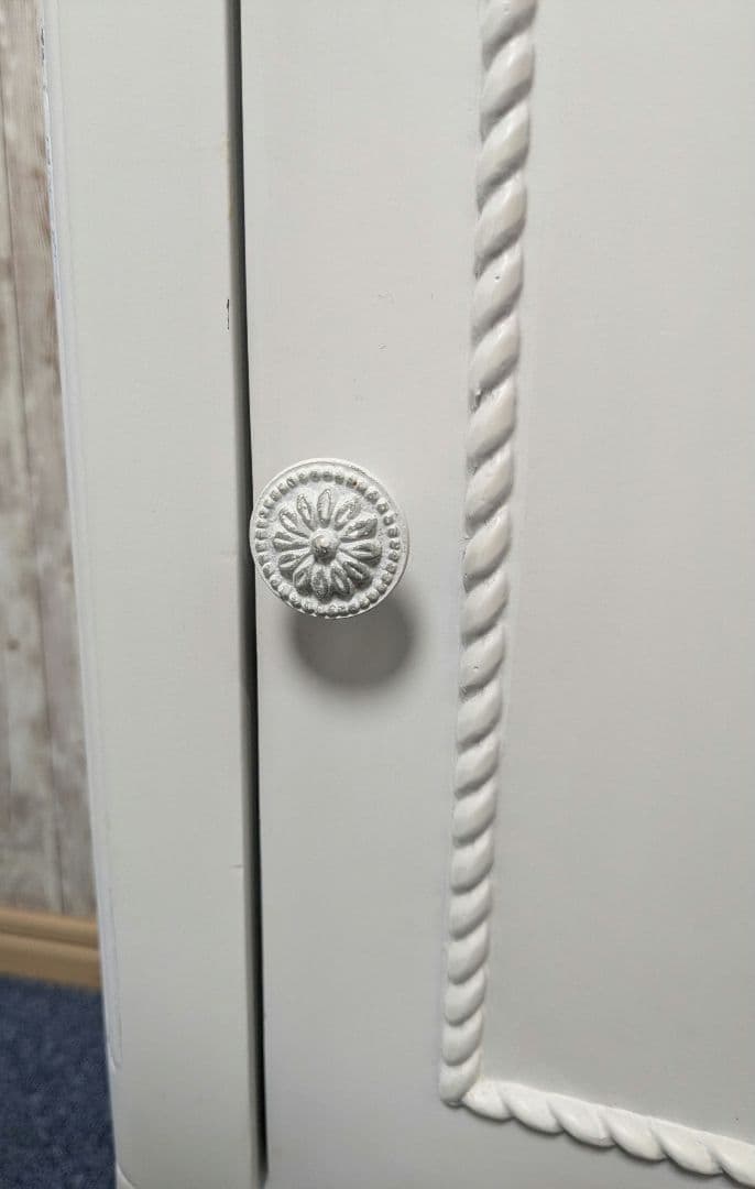 Rubanchou吉川ひなのリュバンシュ サイドチェスト テーブル直接引取り歓迎