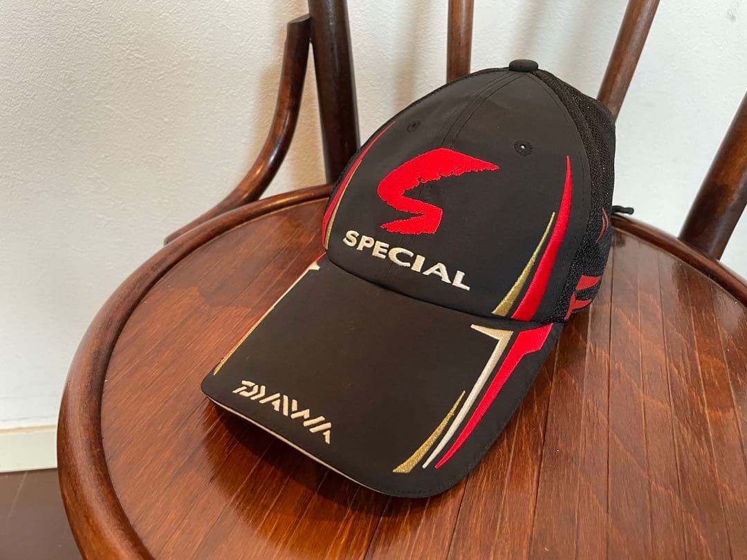 n*o様 美品　ダイワ　スペシャル　バリアテックショートメッシュベスト、キャップ