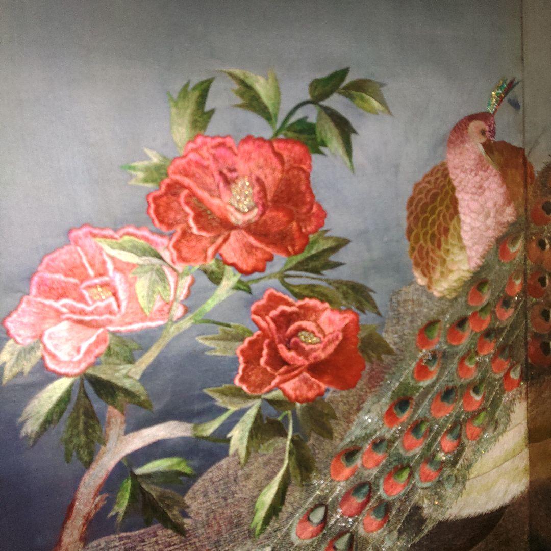 孔雀刺繍衝立　高さ120cm